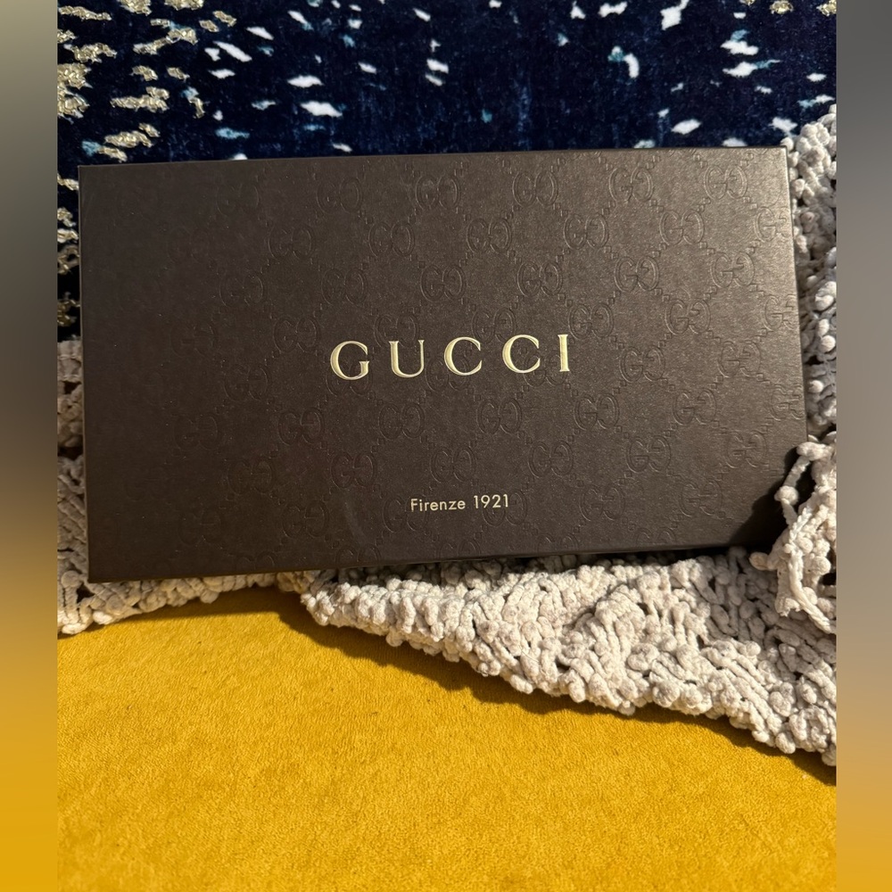 Pre-loved-Large Gucci Soho Zip around wallet